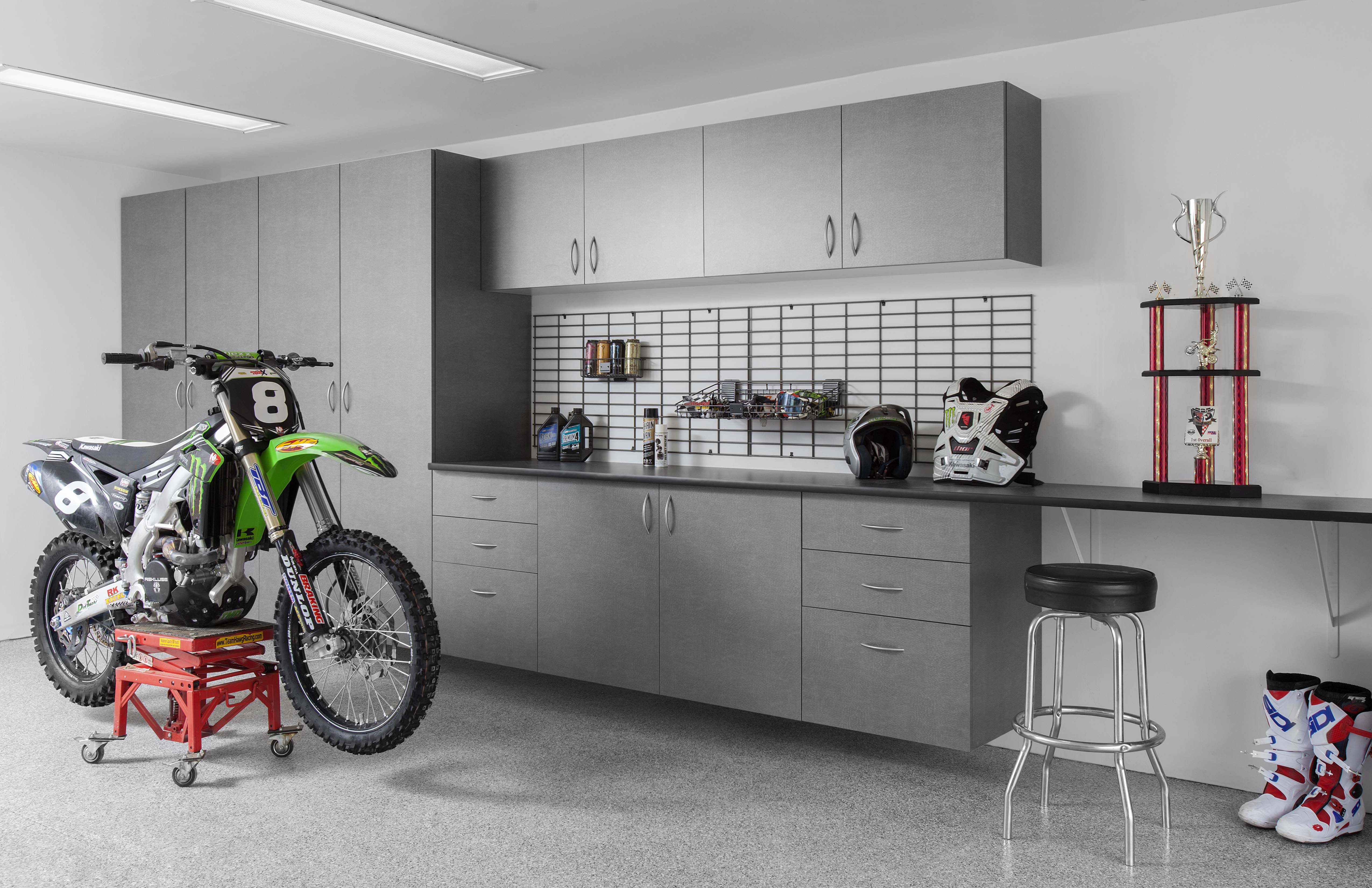 Pewter_Cabinets-Ebony_Star_Workbench-Silverado_Floor-Dirt_Bike-Abbott-May_2013.jpg